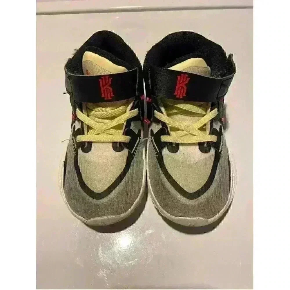 Nike Kyrie Infinity SE Boys Basketball Sneakers Size 10